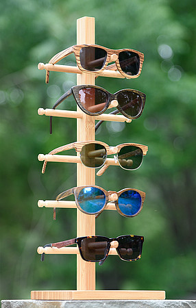 Stand With Glasses