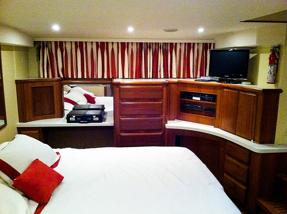 Yacht 12